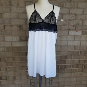 Sexy Babydoll Black & White Open to the side Sleepwear